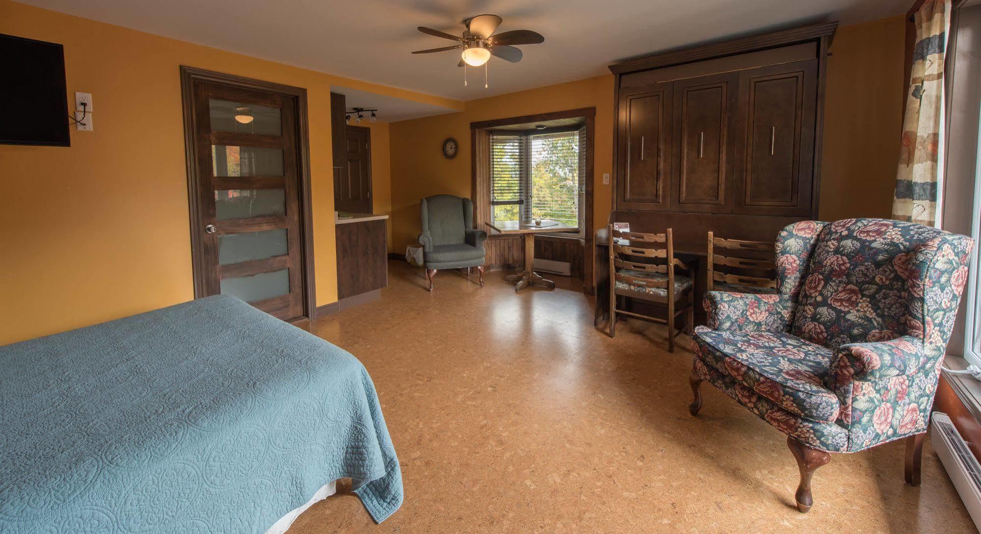 Auberge Villa Bellerive Nominingue Exteriör bild